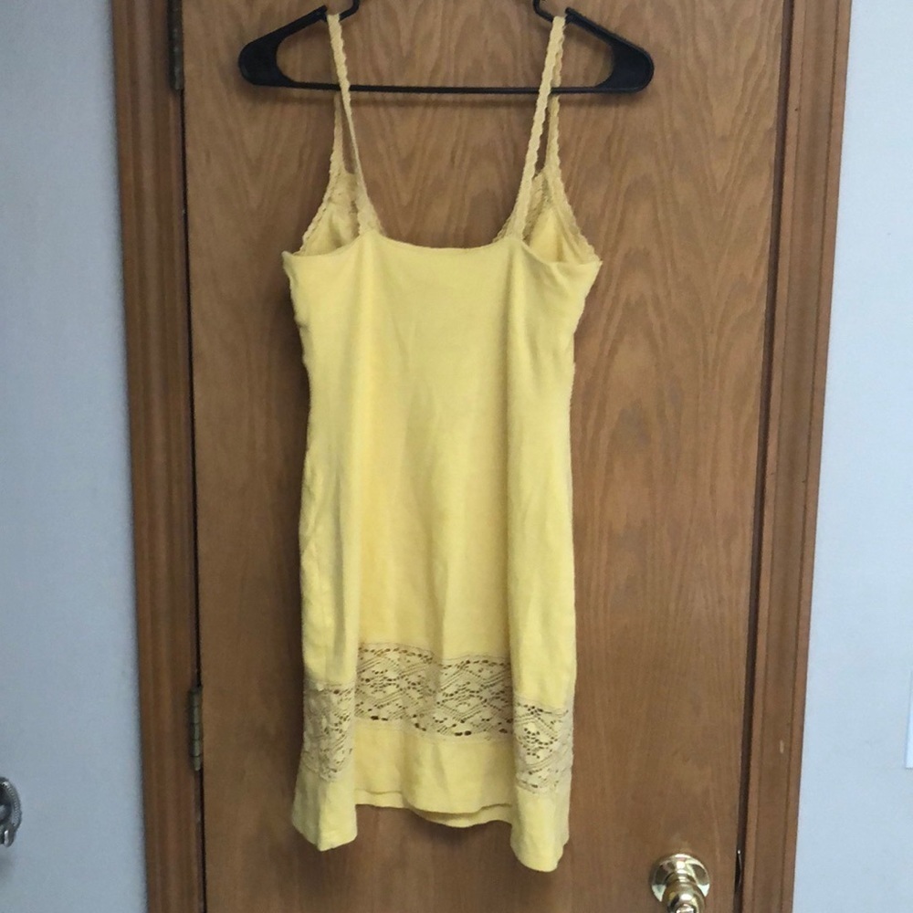 Yellow lace dress - Picture 3 of 6
